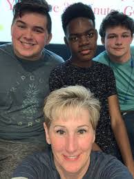 Tami Leonard's Instagram, Twitter & Facebook