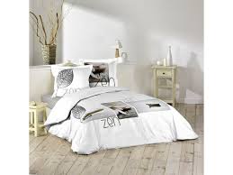2 promos housse de couette 240x220 sont actuellement disponibles dans 7 catalogues avec un prix minimum de 9,00 € chez géant casino. Parure Housse De Couette 240 X 220 Cm Messager Pas Cher C 39 Est Sur Conforama Fr Large Choix Prix Dis Idees De Meubles Housse De Couette Parure De Lit