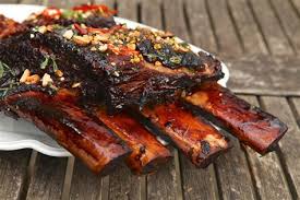 After that, place a trivet or silicone steamer basket into the container. Beef Riblets Shefalitayal