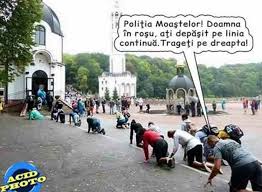 Șofer bistrițean își face praf mașina (și mâna stângă) după o depășire nereușită (video). Depasire Pe Linia Continua Viral Pe Internet