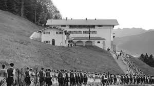 Enteignete besitzerin will 1,5 millionen euro entschädigung. Hochgiftiges Nazi Erbe Am Obersalzberg Bayern Sz De