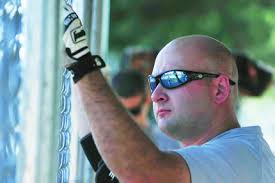 MAINTAINER KEEPS HERCS FLYING,page 5 FOR THE BIRDS,pages 10-11 24 GRADUATE  ALS,page 9