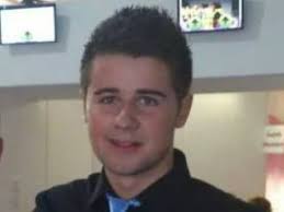 Sêr profiadol Cymru'n dwyn y penawdau