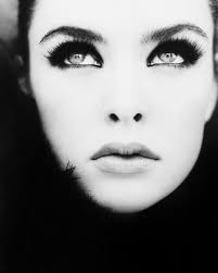 Image Result For Artistic High Contrast Black And White Women Faces Photography Sixties Style Portraits Glamorous Chic Life Black And White Portrait