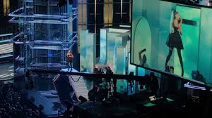 Ariana Grande No Tears Left To Cry Live Billboard Just Bieber Panosundaki Pin