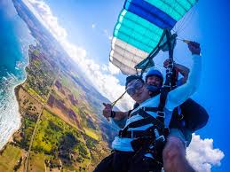 How much does it cost to fly between islands in hawaii? Tandem Skydiving In Hawaii Oahu North Shore Flying Mammut