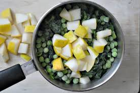 Make This Spinach Peas And Pear Puree Homemade Baby Food Recipe For Babies Six Months And Older Gr Baby Spinach Recipes Baby Food Recipes Homemade Baby Foods