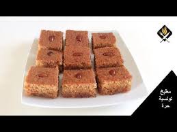 طريقة عمل هريسة حلوة تونسية خفيفة تذوب في الفم للسهرات الرمضانية Hrissa Hloua Tunisienne Youtube Food Desserts Banana Bread