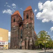 Moreover, a close proximity to wroclaw and opole makes the town a great starting point. St Nikolaus Brzeg Wikipedia