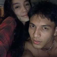 Jefri nichol diharuskan membayar ganti rugi rp 4,2 miliar terkait kasus wanprestasi dengan falcon pictures. Heboh Foto Jefri Nichol Telanjang Dada Bareng Cewek