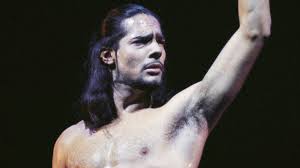 Joaquin cortés is a spanish flamenco dancer. El Dramatico Cambio Fisico Del Bailarin Joaquin Cortes Causa Revuelo En Las Redes Fotos