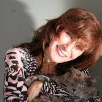 Lisa Ploss's Instagram, Twitter & Facebook