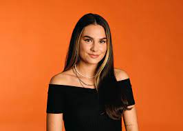 It was first presented in hungarian in budapest as alexandra. B7zdajcqlt9yim