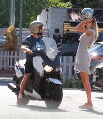 Pentru oamenii frustrați.,dani oțil, mărturisire surprinzătoare: I Se Zice Miss FunduleÅ£ Iubita Lui Dani OÅ£il A RÄƒvÄƒsit Cartierul Milionarilor