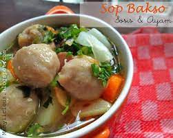 Sop Bakso Sosis Dan Ayam Fotografi Makanan Makanan Makanan Dan Minuman