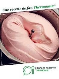 Glace Yaourt A La Fraise Recette En 2020 Yaourt Glace Recette Thermomix Dessert Yaourt