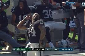 The retired running back reportedly was talking to the oakland raiders and that puts seattle in an interesting position. Watch Marshawn Lynch Dance His Butt Off In His 1st Home Game In Oakland Sbnation Com