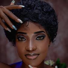 Avant de faire partie de la famille Addams, Jenna Ortega était surveillée  par Joe Goldberg ! 🤯