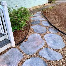It's a project i wanted to do last year because when we moved into this rental home, we quickly decided that we wouldn't use the front door to go in and out of the house. Diy Concrete Stepping Stones That Look Natural Artsy Pretty Plants
