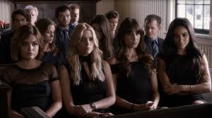 Последние твиты от the casket girls (@casketgirls). Pretty Little Liars Fashion Recap Cleavage In A Casket Fashionista