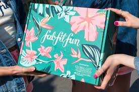 Fabfitfun - ☀️ Dream Summer Box ☀️ What Products Are Going... | Facebook