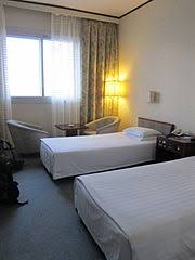 A 47 story, 1,000 room behemoth conveniently located on yanggak island in the middle of the taedong river. Yanggakdo International Hotel Wikiwand