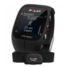 Met een gps sporthorloge meet je tijdens je trainingen of wedstrijden nauwkeurig je positie, afgelegde afstand en gemiddelde snelheid. Polar M400 Hrm Sporthorloge Met Gps Zwart Weekend Aktie Kopen Bestel Bij Triathlonaccessoires Nl
