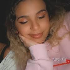 Maxine Hastings's Instagram, Twitter & Facebook