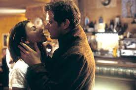 Keanu reeves, charlize theron în fiecare lună, sara (charlize theron) alege mai mult sau mai puţin la întamplare câte un bărbat căruia îi propune un pact: Filme De Dragoste De CrÄciun Cele Mai Frumoase Pelicule Glamour Ro