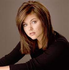 Tiffani amber thiessen is an american actress, who starred as kelly kapowski on nbc's saved by the bell, as valerie malone on fox's beverly. Beverly Hills 90210 Photo Valerie Medium Hair Styles Medium Length Hair Styles Thick Hair Styles