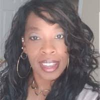 Lisa Moten's Instagram, Twitter & Facebook