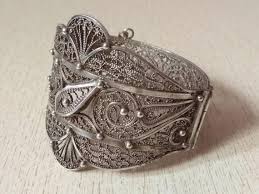 Une Belle Marocaine Berbere Argent Bracelet Antique Avec Maroc Marques D Argent Argent En Filigrane Avec Une Fer Filigree Bracelet Antique Filigree Bracelets