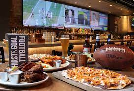 The Very Best Sports Bars In Chicago Sports Bar Sport Bar Design Fun Sports