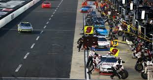 The jackman raises each side of the car so that the tires can be replaced. Nascar S New Pit Rules Don T Address Its Most Pressing Issues Engaging Car News Reviews And Content You Need To See Alt Driver