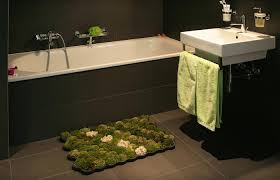 Looking to make a diy bath mat for your bathroom? 7 Bath Mat Ideas To Make Your Bathroom Feel More Like A Spa
