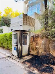 Απολαμβάνει να περνά χρόνο με τα δύο της παιδιά και ειδικά με την κόρη της. Laxtara Gia Ton Menio Foyr8iwth Ekrh3h Bombas E3w Apo To Spiti Toy Tromaktiko Gr