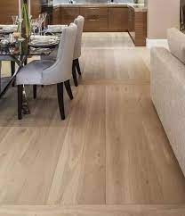 It discusses the stability and variations that occur within each board with this sawing method. Do They Make Natural Or Whitewashed Wide Plank White Oak Laminate