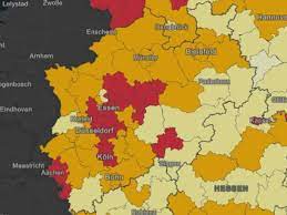 Eine echtzeitkarte mit der gesamtzahl den fallzahlen der infektionen pro landkreis finden sie unter diesem link. Corona Nrw Lehrer Fordern Maskenpflicht Immer Mehr Risikogebiete Nrw
