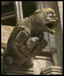 Le Joyau De La Marne Et Ses Fabuleuses Gargouilles Animaux Et Nature Gargouille Basilique Notre Dame Animaux
