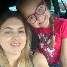 Hi, I'm new to this group and fairly new to crochet (I'm awful at  knitting). A friend of a friend is looking for some help, they had this hat  stolen and now