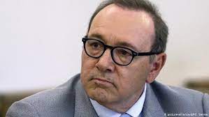 Prosecutors drop case accusing actor of groping teen. Kevin Spacey Verfahren Wegen Sexueller Notigung Eingestellt Filme Dw 18 07 2019