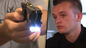 Onderzoek getaserde Bob (18) gestopt: 'Wat heeft dan wel prioriteit?'