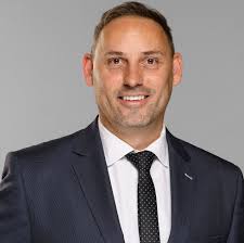 Scott Monument, Edinburgh 💫 Photo By: @sixyeargapyear [IG]