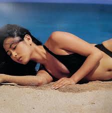 ZARD 坂井泉水 秘蔵 キャンギャル 姿 大公開