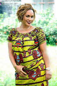 Le pagne africain cool idée comment s'habiller aujourd'hui beau ensemble tailleur en pagne ce sont les hommes modèles de robes c'est parce que j'espère vous donner envie de vous lancer si ce n'est pas déjà fait de créer votre. Modele Ya Liputa Latest African Fashion Dresses African Clothing Styles African Attire
