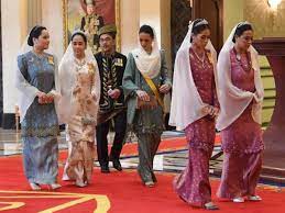 Yam tengku puteri seri lela wangsa yam tengku besar. 7 Moment Menarik Di Hari Pertabalan Ydp Agong Murai My