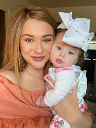 Katie Richard's Instagram, Twitter & Facebook