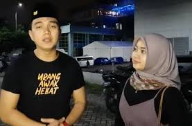 Kenalkan 'istri muda', arie untung cuek saat aldi taher tanya poligami 13/11/2020. Profil Salsabilih Istri Aldi Taher Yang Blak Blakan Soal Perasaannya Matamata Com