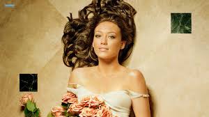 Hilary duff‏varmennettu tili @hilaryduff 3. Hintergrundbilder Modell Portrat Lange Haare Brunette Fotografie Kleid Mode Haar Haselnussbraune Augen Hochzeitskleid Kleidung Hilary Duff Blume Schonheit Frau Dame Hochzeit Braut Foto Frisur 1920x1080 Px Portraitfotografie