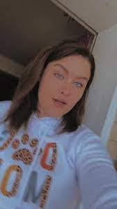 Sasha Phelps's Instagram, Twitter & Facebook